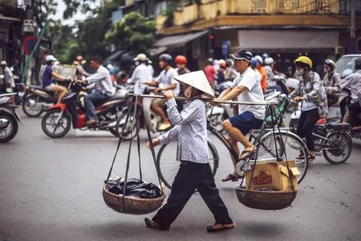 Hotspot Matrix và Gái Pháp mê tít 2 kiểu váy xinh như thơ, diện từ hè năm này sang năm_Tài khoản F Life